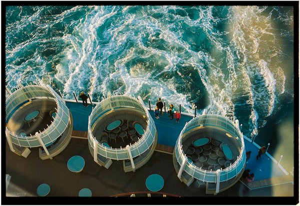 Quelles croisières proposent des ateliers de fabrication de tapis en laine avec des artisans berbères?